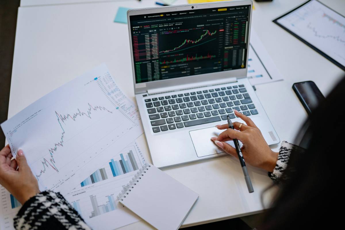 Momentum Trading: How to Ride Trends for Maximum Gains